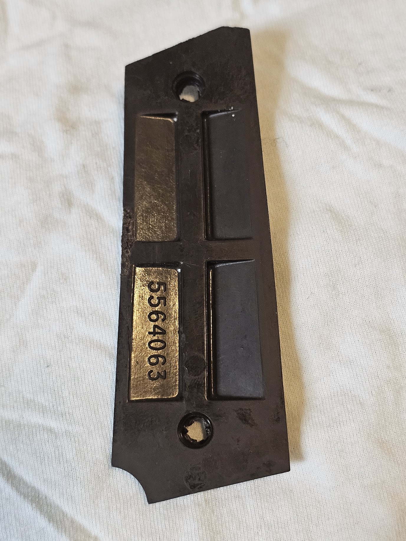 Keyes Fibre left grip interior mold 5564063